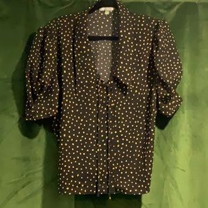 Retro style blouse.